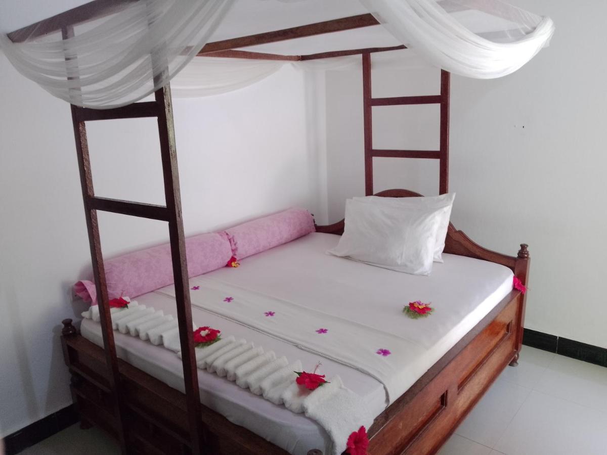 H & H Bungalows Nungwi Eksteriør bilde
